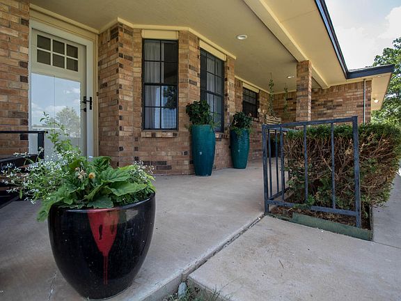 4th image of 11765 Brooks Cir