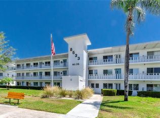 8533 110th St APT 104, Seminole, FL 33772
