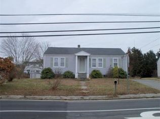 73 Sconticut Neck Rd, Fairhaven, MA 02719