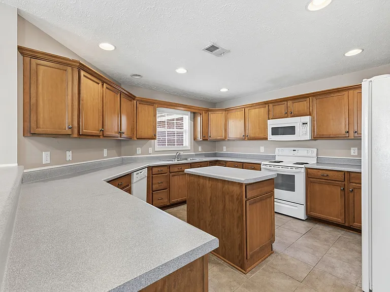 395 Devon Chase Hl #1004 — Photo 13