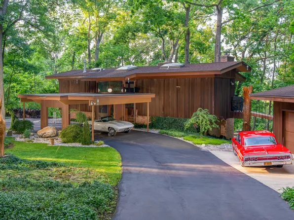 403 Riverview Dr, Ann Arbor, MI 48104