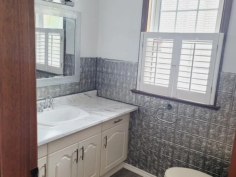 342 Sutherland Dr — Photo 8
