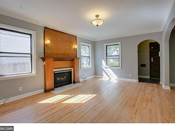 2nd image of 880 Woodbridge St