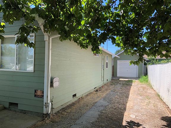 2nd image of 812 14th St