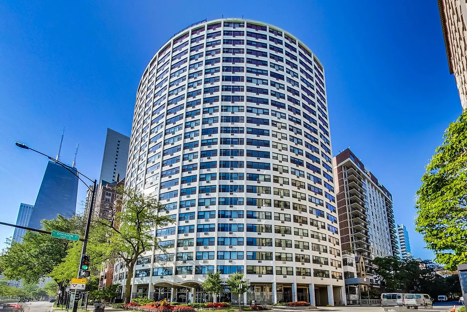 1150 N Lake Shore Dr APT 2B photo 1