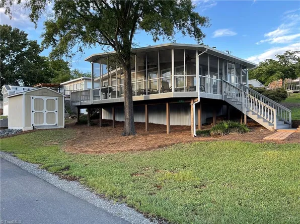 110 Dogwood Cir, New London, NC 28127