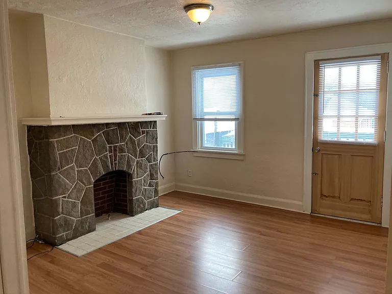 Beautiful One Bedroom in Swissvale!! — Photo 12