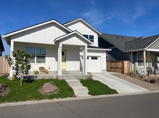 406 Creekside Way #B, Talent, OR 97540