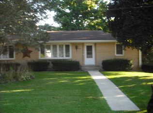 2415 Robin St, Freeport, IL 61032