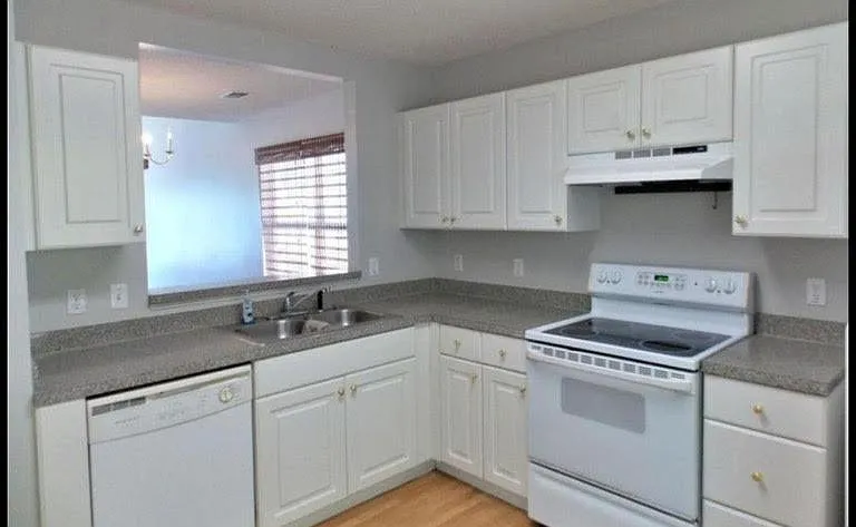 105 Merowey Ct — Photo 2