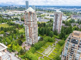 6838 Station Hill Dr #902, Burnaby, BC V3N 5A4