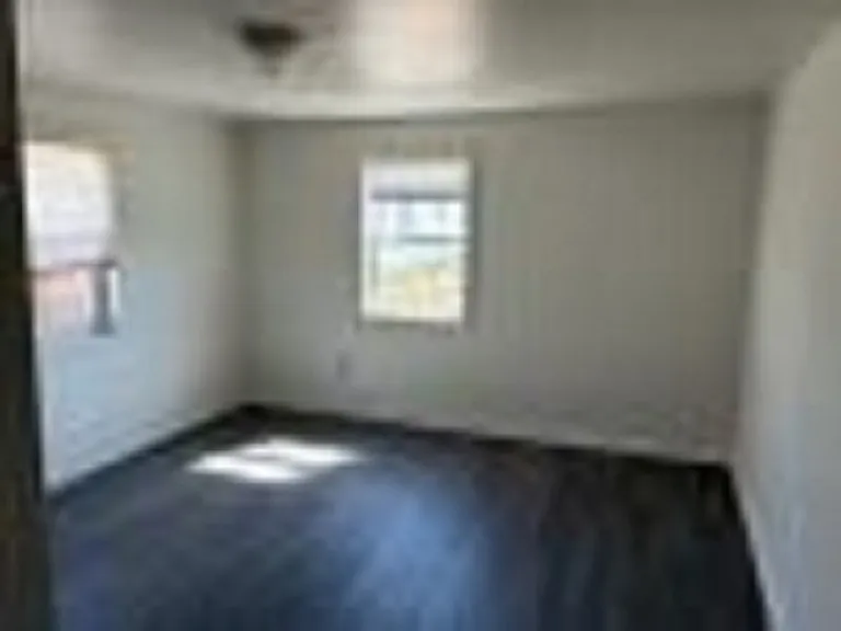 819 SW Kingwood Ave — Photo 5