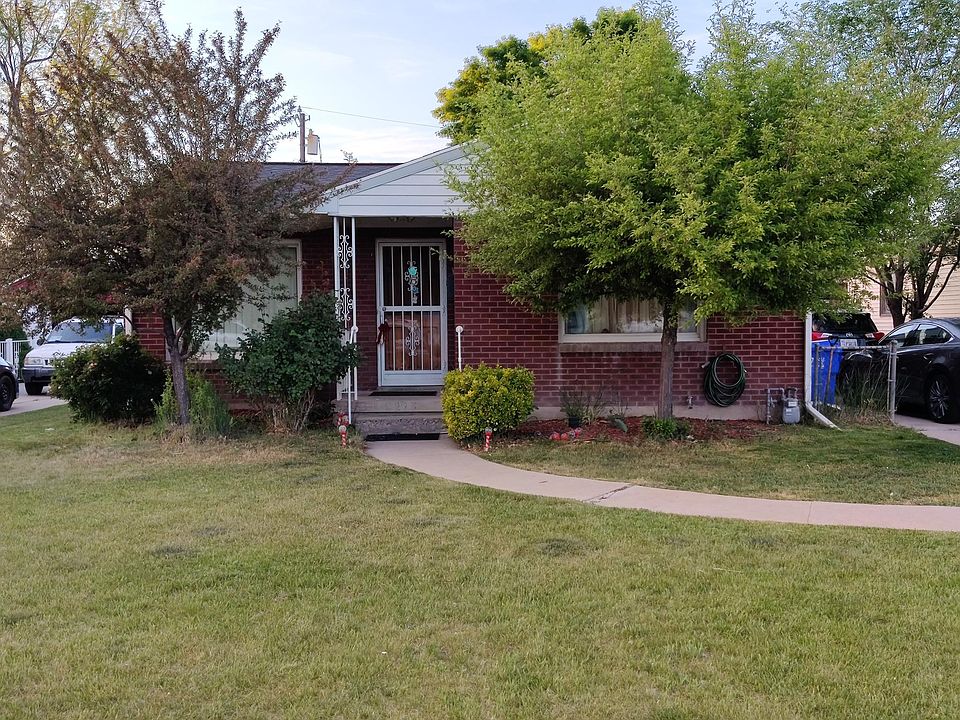 1st image of 275 E Welby Ave