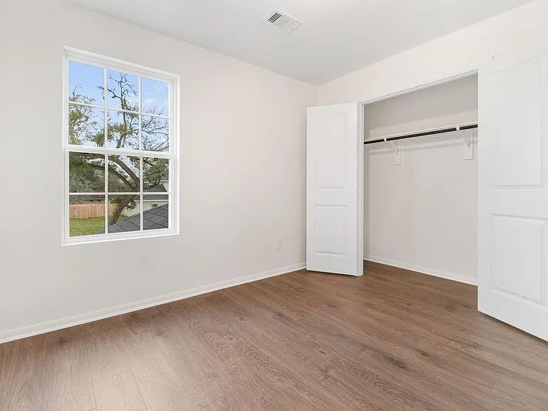 403 Magnolia St — Photo 14