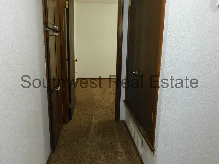1220 W. Manana Blvd. — Photo 13