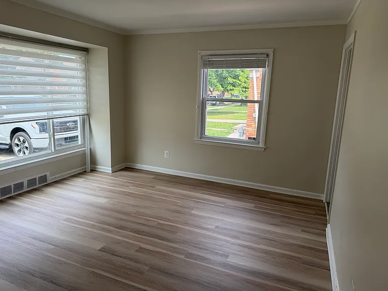 2615 Venice St — Photo 6