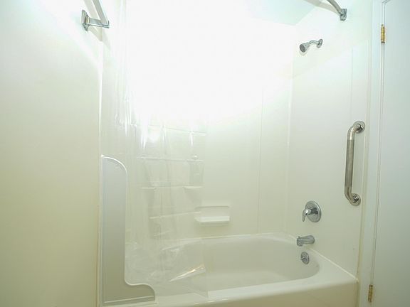 Bathroom Shower/Tub