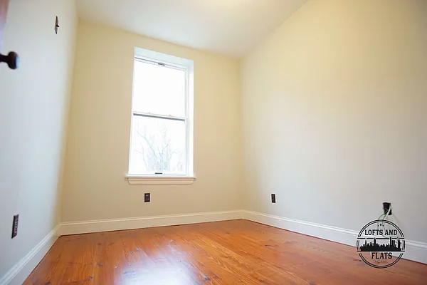 Rented by Lofts and Flats LLC | media 7