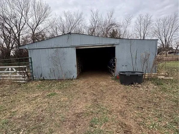 1696 Maple Rd, Fort Scott, KS 66701