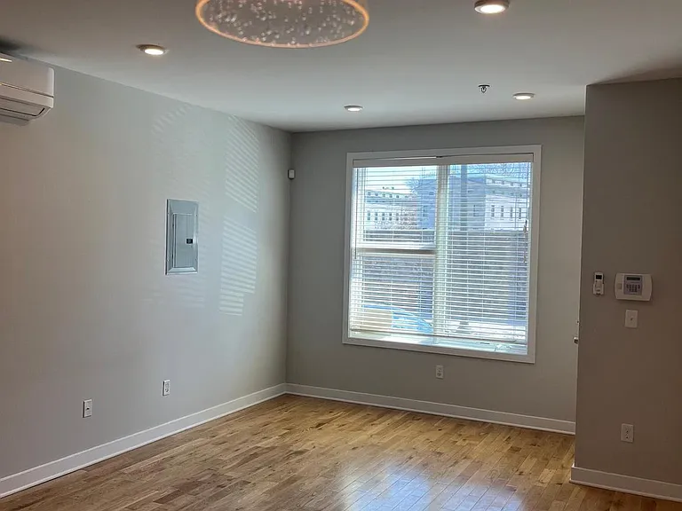 2039 N College Ave #A — Photo 15