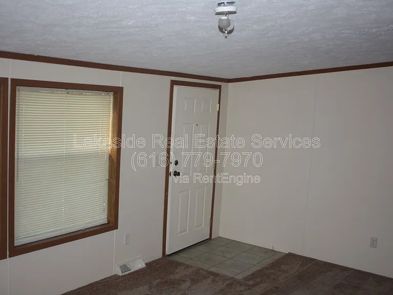 10500 21 Mile Rd NE — Photo 5