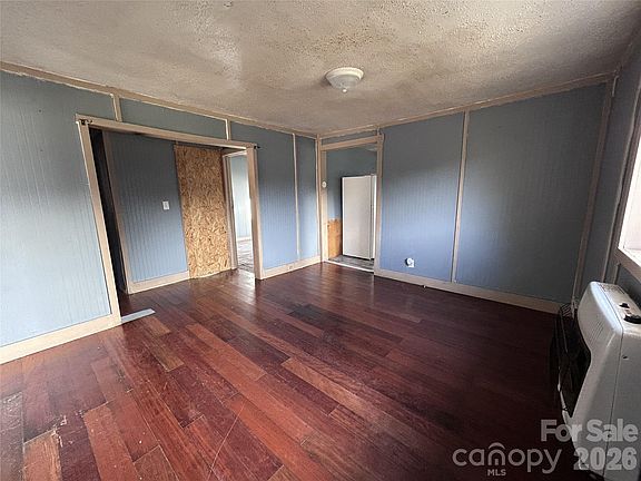 5th image of 1409 Laboratory Rd