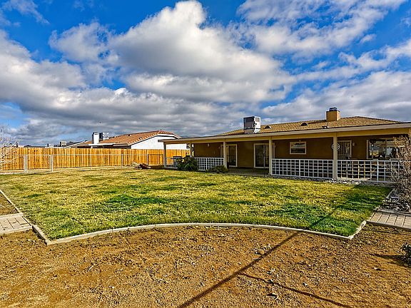 4th image of 15052 Temecula Rd