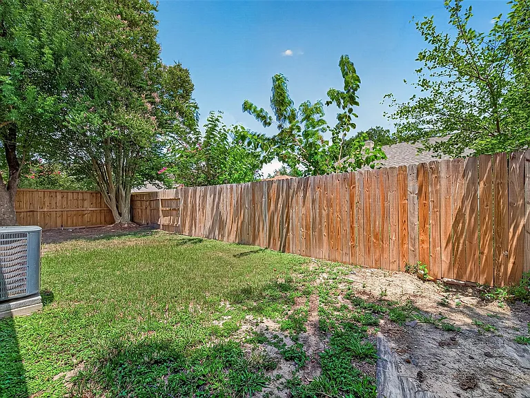 19942 Great Elms Dr — Photo 32