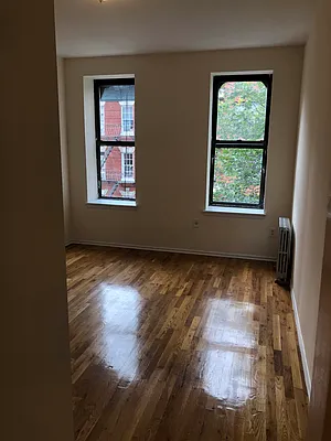 Rented by Eric Goodman Realty Corp | media 21