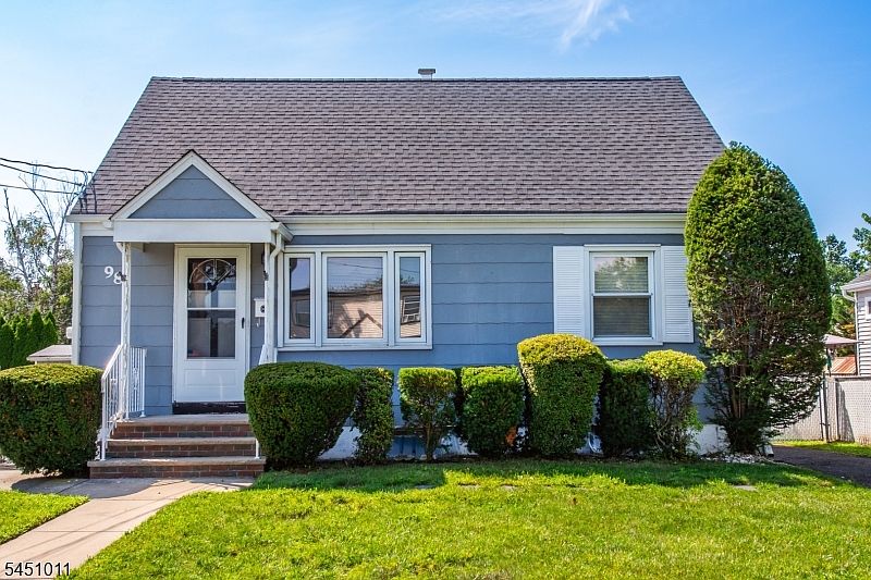 1st image of 98 Tuella Ave
