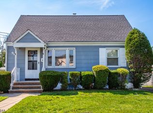 98 Tuella Ave, Elmwood Park Boro, NJ 07407