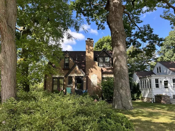 1947 South 107th STREET, West Allis, WI 53227