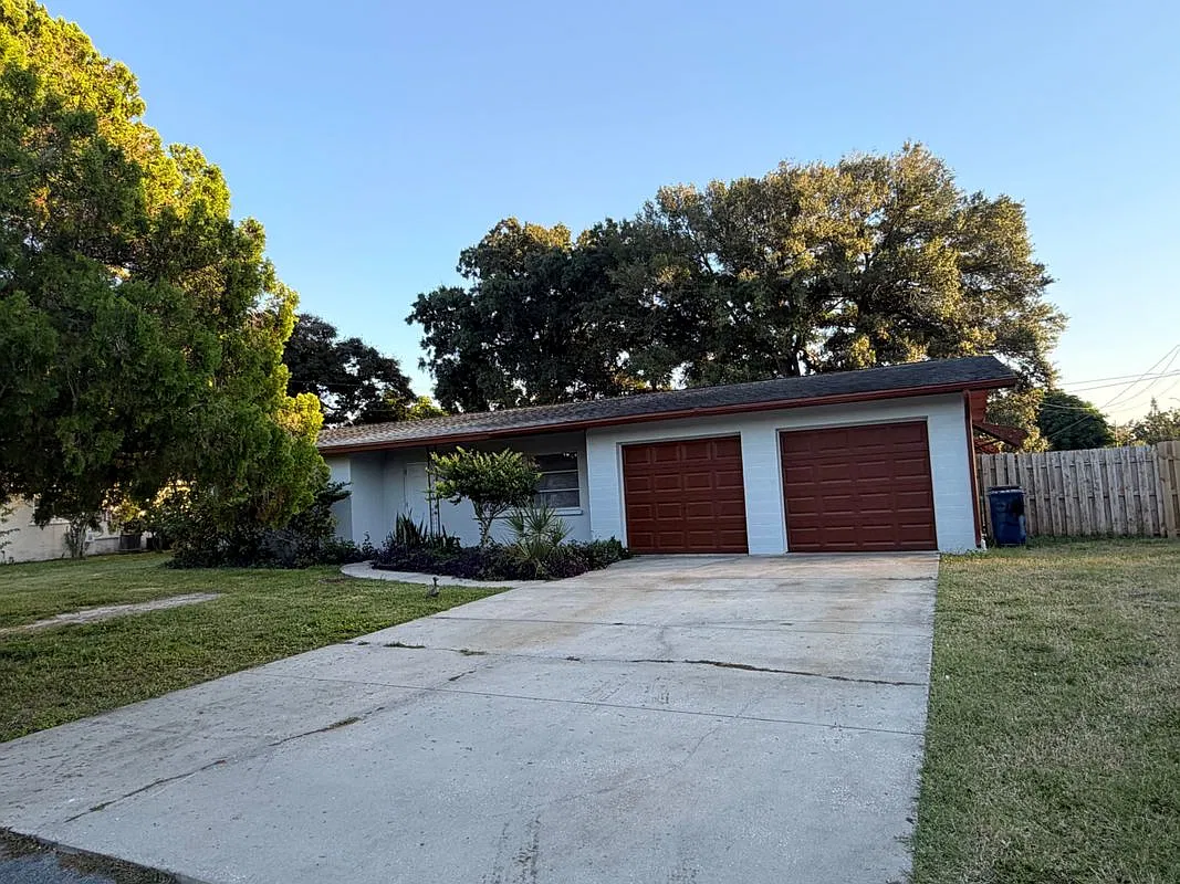 3 bed, 2.0 bath, 1416 sqft, $2,650 — Photo 2