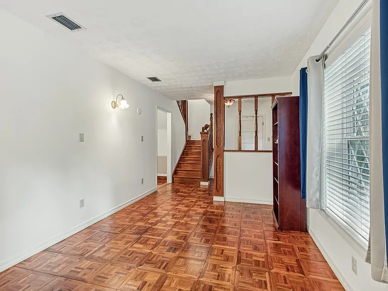 5210 River Park Villas Dr — Photo 27
