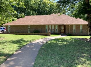 2621 Hummingbird Ln, Enid, OK 73703
