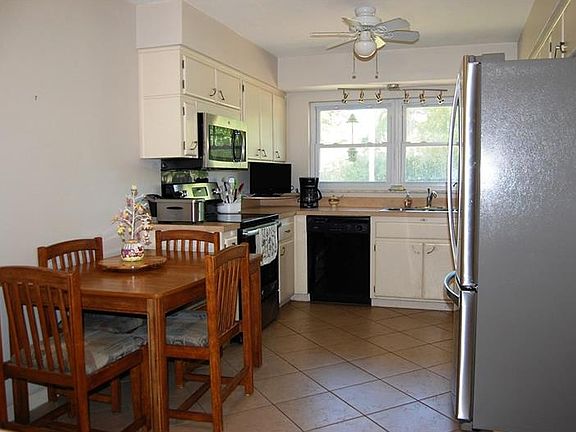 3rd image of 2024 Oakadia Dr
