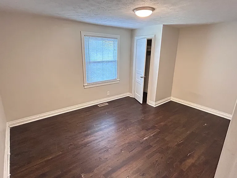 823 Marina St — Photo 7