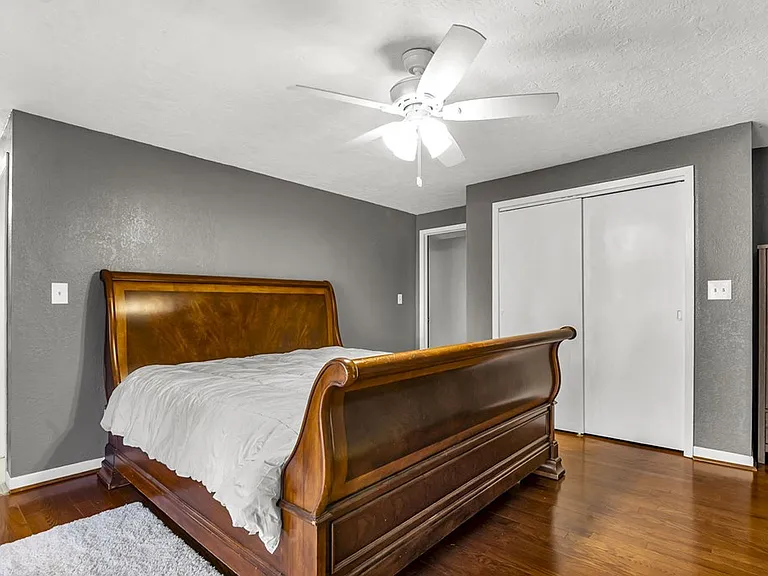 1121 Victoria Dr — Photo 20