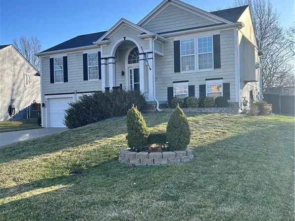 1808 W Fredrickson Dr, Olathe, KS 66061