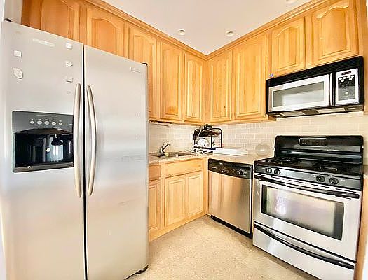 5th image of 23 Bay 49 St #1C
