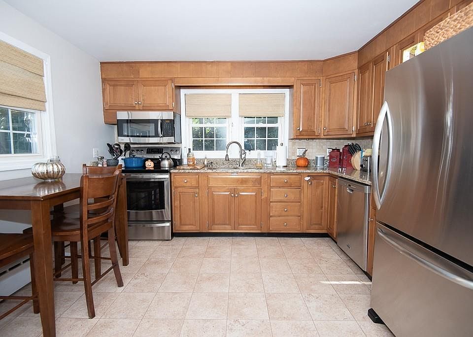 66 Lindell Ave, Leominster, MA 01453 Zillow