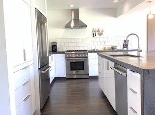 2556 Navarra Dr UNIT C, Carlsbad, CA 92009