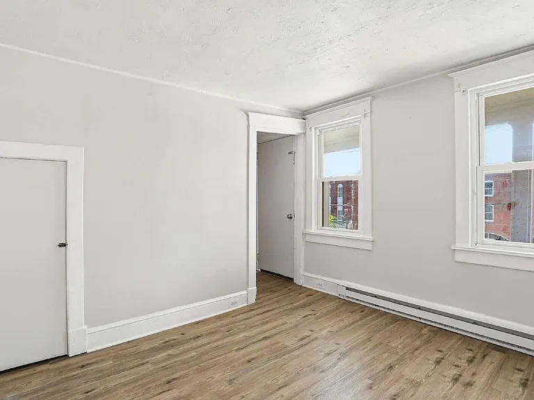 13 N Maryland Ave — Photo 33
