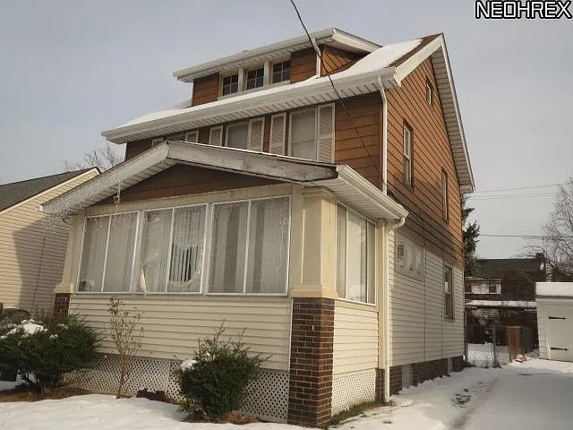 1301 E 186th St photo 1