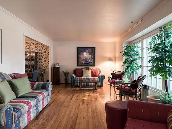 3rd image of 9248 Somerset Dr