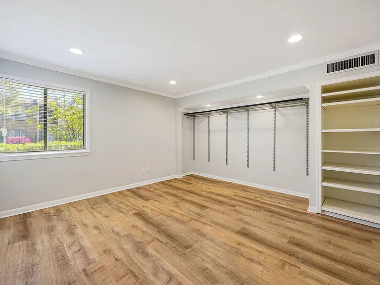 1114 Augusta Dr #1 — Photo 4