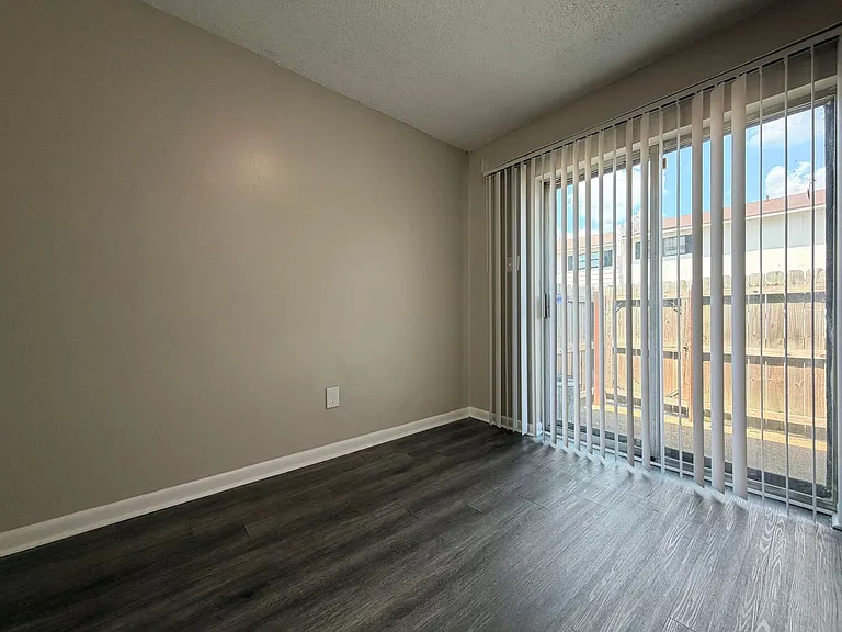 3450 Spottswood Ave — Photo 3