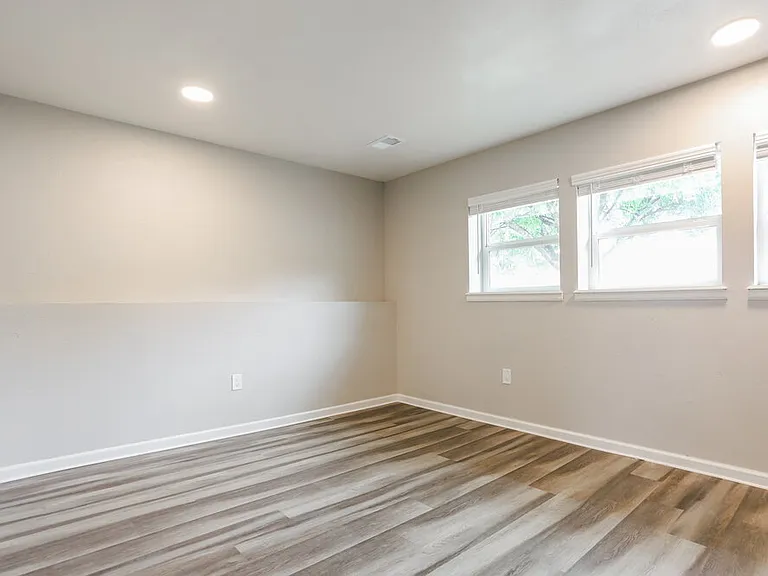 3907 S Halifax St — Photo 15