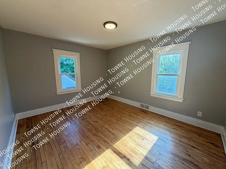 37 Holmes St #BACK UPPER — Photo 7