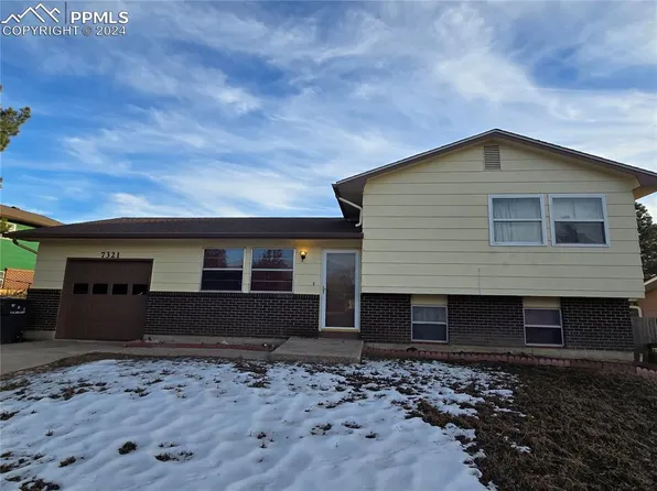 7321 Colonial Dr, Fountain, CO 80817